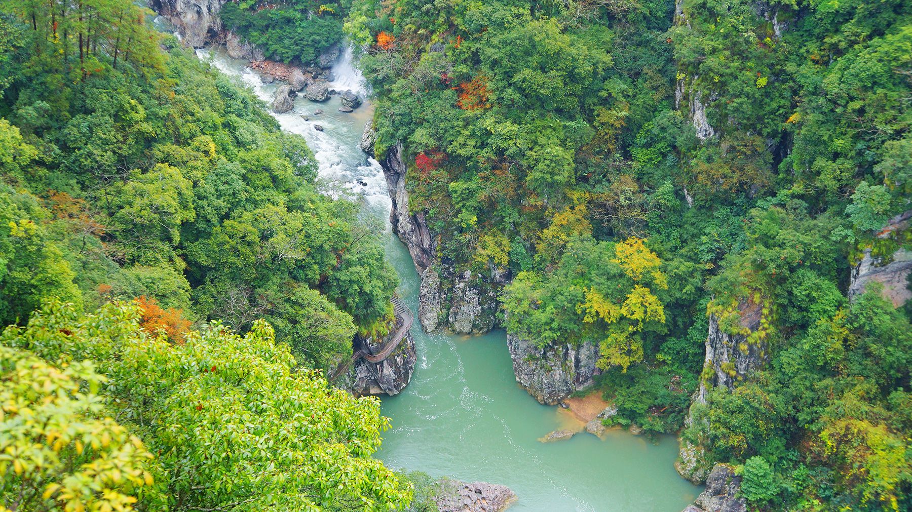 鸳鸯溪大峡谷【峡谷河道全景】.jpg